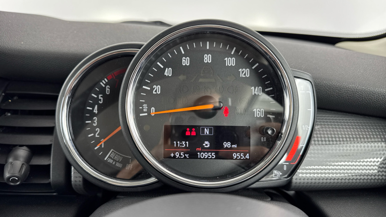 MINI Hatchback 1.5 Cooper Classic II 3dr [Comfort Pack] Petrol Hatchback